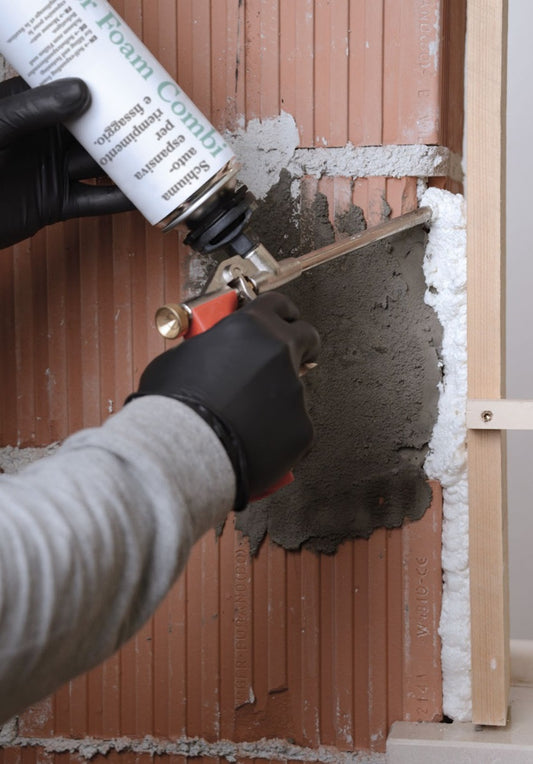 Kerakoll Hyper Foam Fire G 750 ml - Schiuma autoespansiva per riempimento e fissaggio - Resistente al fuoco